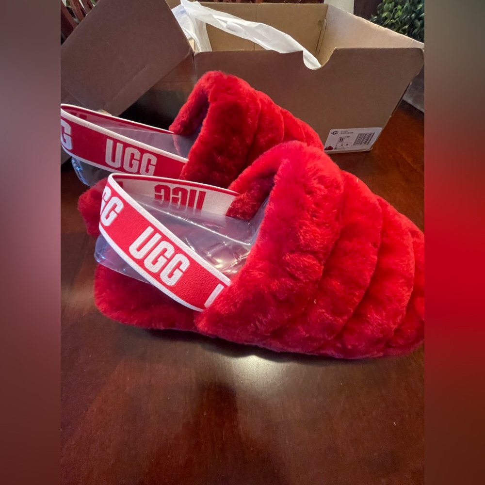 New in Box UGG Vibrant Red Fluffy Slippers 11M